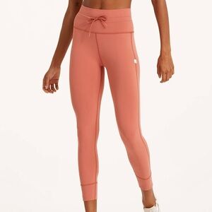 Vuori daily legging worn once. Like new. Size small. Cinnamon color.